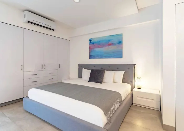 Apartment Stylish Urban Close The 5th